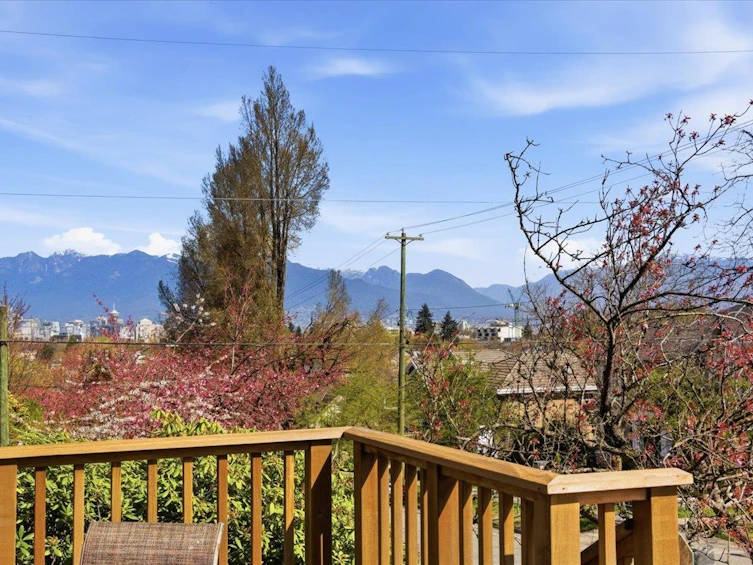 706 W 24th Avenue, Vancouver, BC, V5Z 2B8 - 3