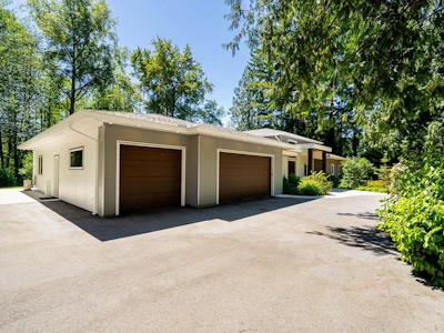 21924 6 Avenue - 4