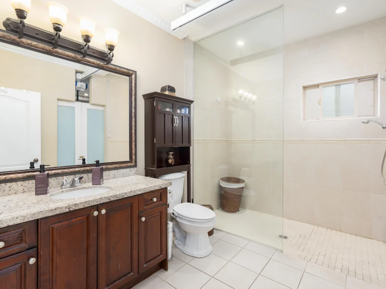 36 E 54 Avenue, Vancouver, BC, V5X 1N4 - 8