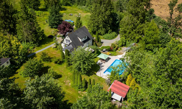 8561 Bradner Road