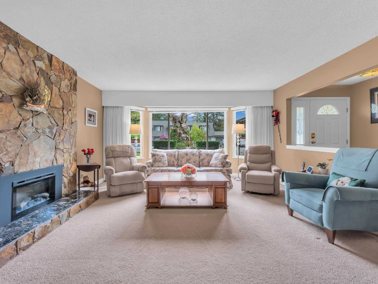 5015 204 Street, Langley, BC, V3A 7J9 - 5