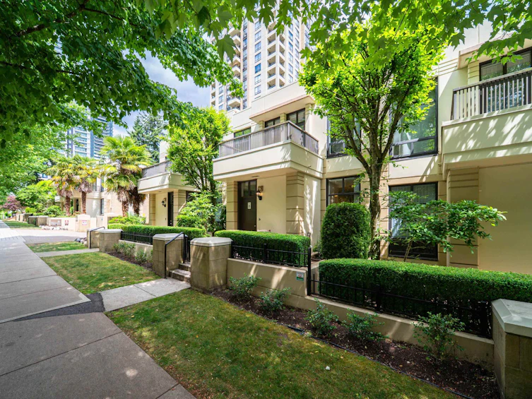 8-4333 Central Boulevard, Burnaby, BC, V5H 4W8 - 37