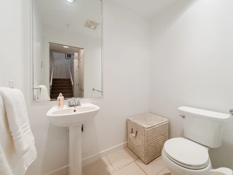 8-4333 Central Boulevard, Burnaby, BC, V5H 4W8 - 14