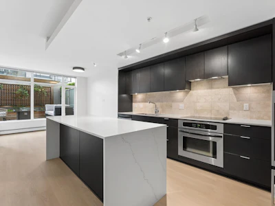 306-1320 Chesterfield Avenue - 4