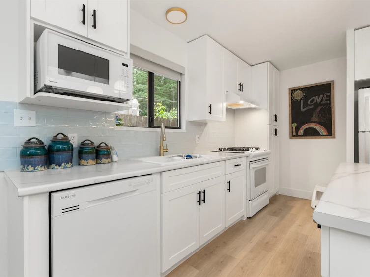 372 Cedar Street, Cultus Lake, BC, V2R 4Z1 - 9