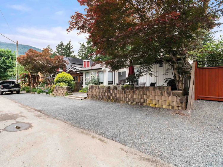 372 Cedar Street, Cultus Lake, BC, V2R 4Z1 - 24