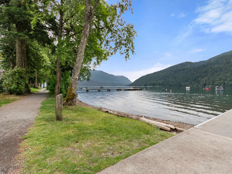 372 Cedar Street, Cultus Lake, BC, V2R 4Z1 - 30