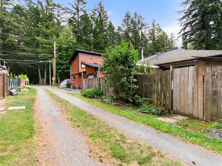 372 Cedar Street, Cultus Lake, BC, V2R 4Z1 - 26