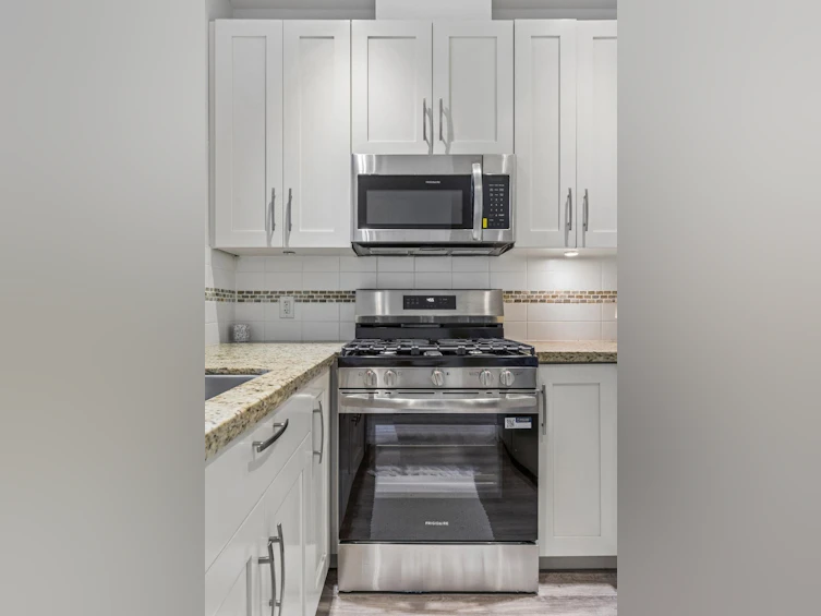 207-116 W 23rd Street, North Vancouver, BC, V7M 2A9 - 13