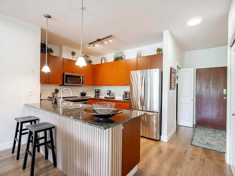 315-10180 153 Street, Surrey, BC, V3R 0B5