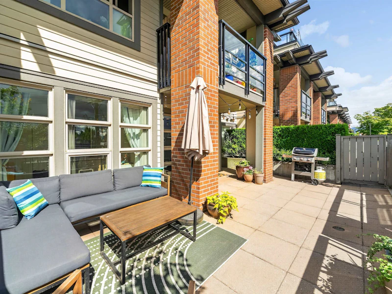 222 - 4550 Fraser Street, Vancouver BC V5V 4G8