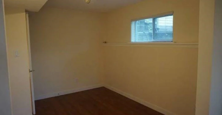 Lower-122 Linden Court, Port Moody, BC, V3H 5C2 - 3