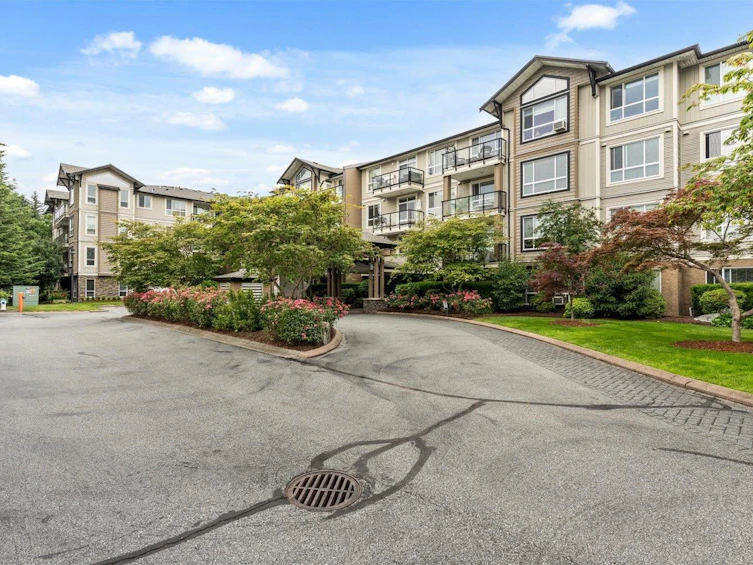 208-32729 Garibaldi Drive, Abbotsford, BC, V2T 0A6 - 2