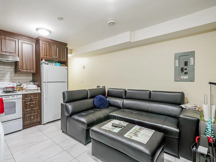 1838 E 49th Avenue, Vancouver, BC, V5P 1T3 - 34