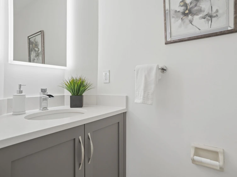 2446 Tolmie Avenue, Coquitlam, BC, V3K 3E7 - 26