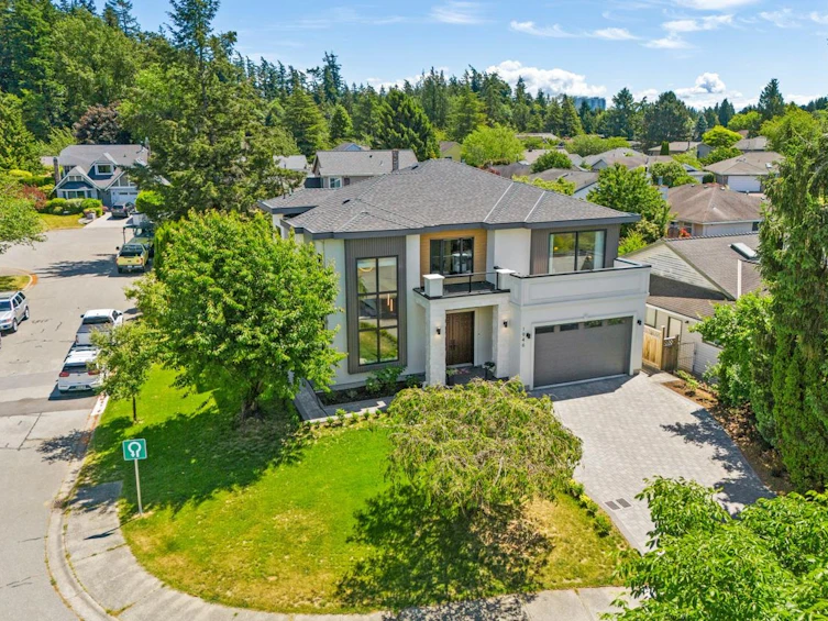 1946 143a Street, Surrey, BC, V4A 7T1