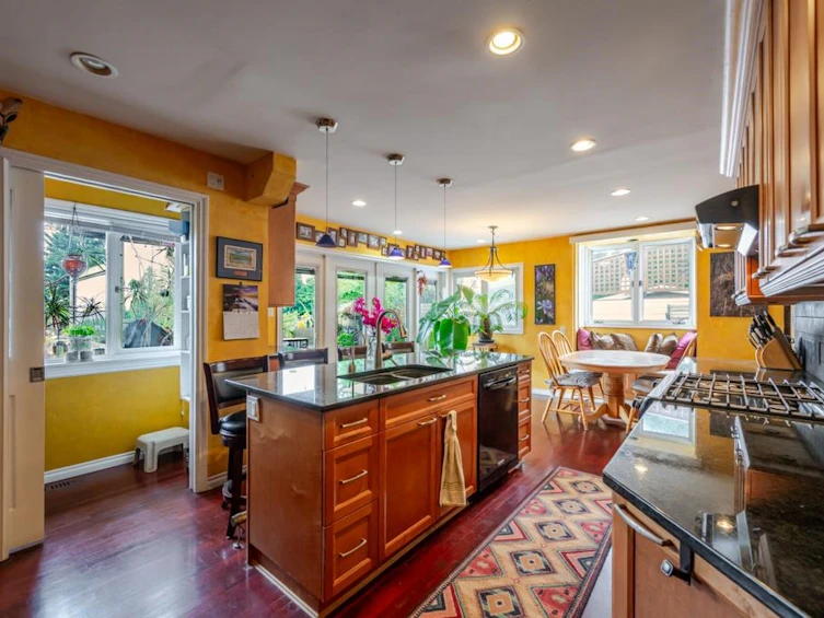 1392 Charland Avenue, Coquitlam, BC, V3K 3L3 - 4