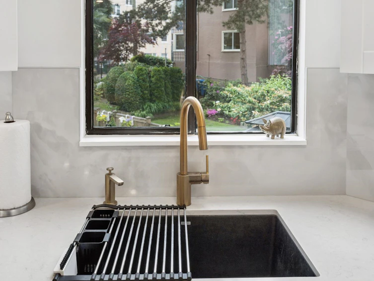 204-1860 Robson Street, Vancouver, BC, V6G 3C1 - 13