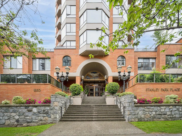 204-1860 Robson Street, Vancouver, BC, V6G 3C1 - 2