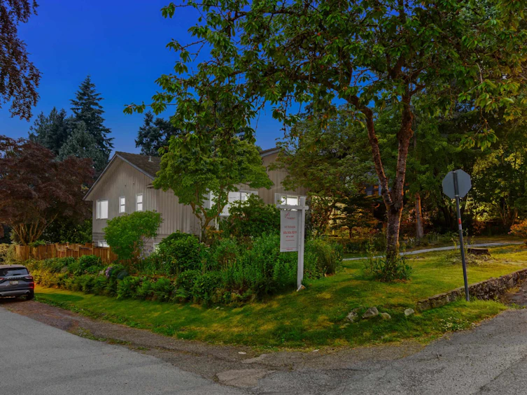 6297 Mackenzie Street, Vancouver, BC, V6N 1H4 - 32