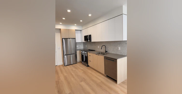303-13455 94a Avenue, Surrey, BC, V3V 0H3 - 3