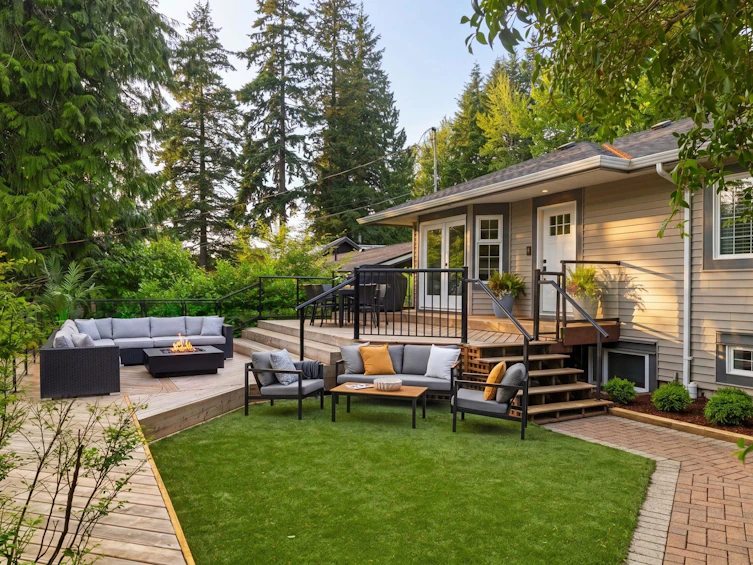 1850 Westover Road, North Vancouver, BC, V7J 1X8