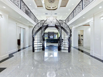 21098 85 Avenue - 2