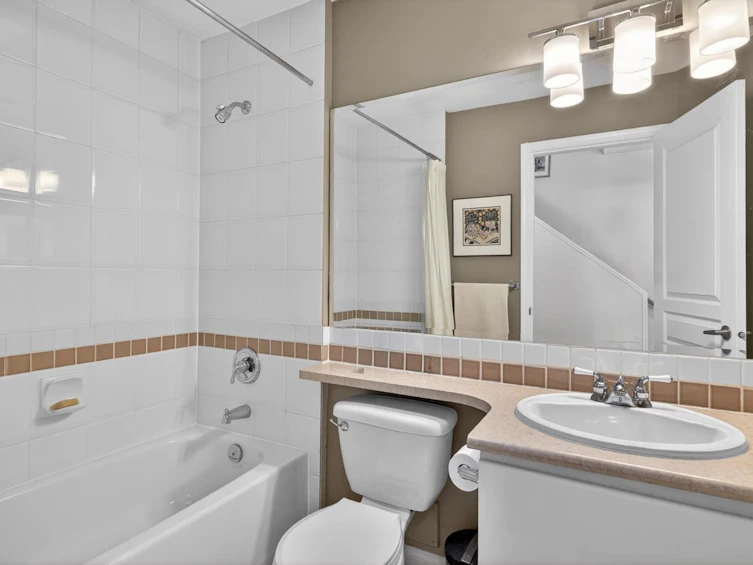 2950 W 8th Avenue, Vancouver, BC, V6K 2C1 - 14