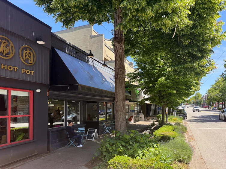 2950 W 8th Avenue, Vancouver, BC, V6K 2C1 - 23