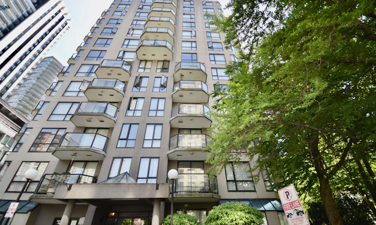 505-828 Agnes Street