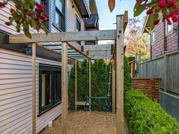 3918 Carolina Street, Vancouver, BC, V5V 1X8 - 20