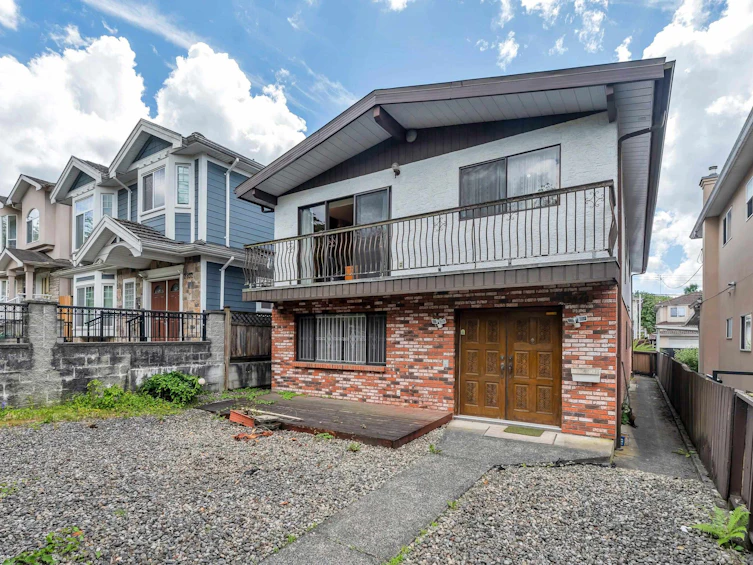 2848 E 42nd Avenue, Vancouver, BC, V5R 2Y4 - 2