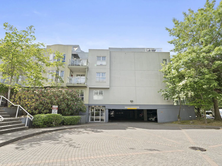 304-7800 St. Albans Road, Richmond, BC, V6Y 3Y5