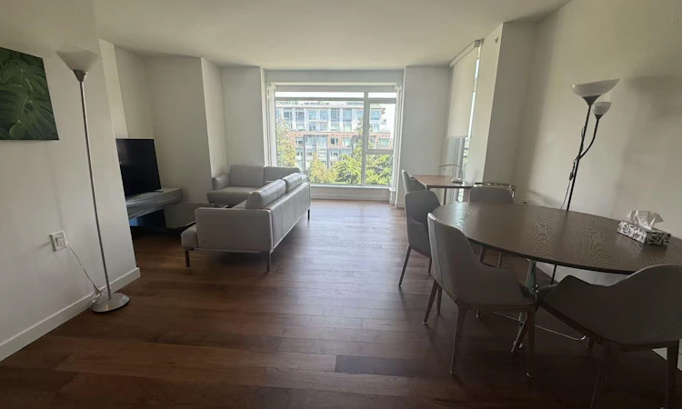 402-4189 Cambie Street