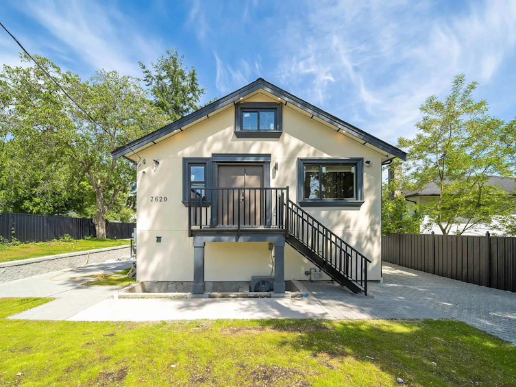 7620 Gilley Avenue, Burnaby, BC, V5J 4X8