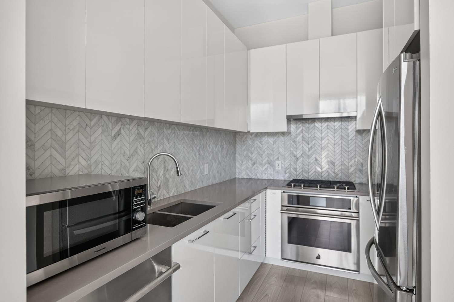 3559 E Kent Avenue North, Vancouver, BC, V5S 0H6 - 8