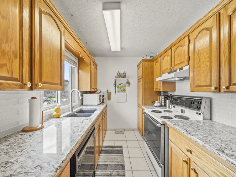 5-3550 E 49th Avenue, Vancouver, BC, V5S 1M4 - 2