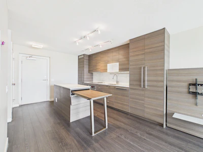 1207-13398 104 Avenue - 5