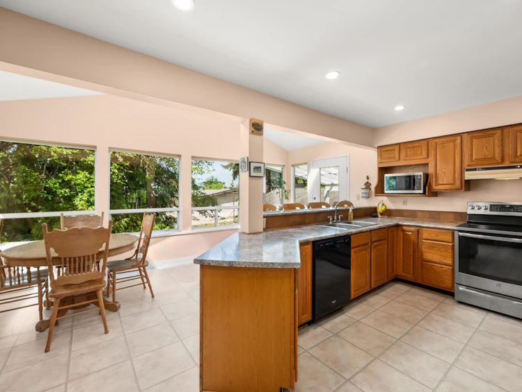 7457 Minster Dr. West, Delta, BC, V4C 4L8 - 14