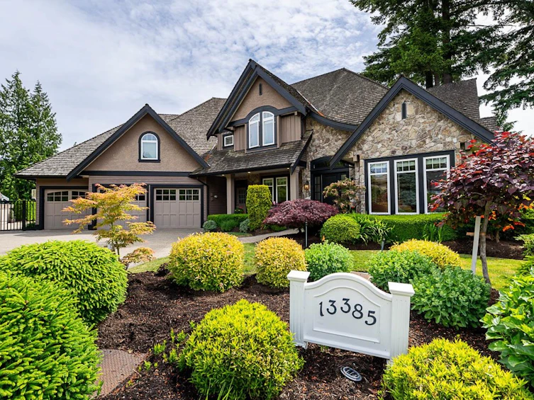 13385 23 Avenue, Surrey, BC, V4A 9S9