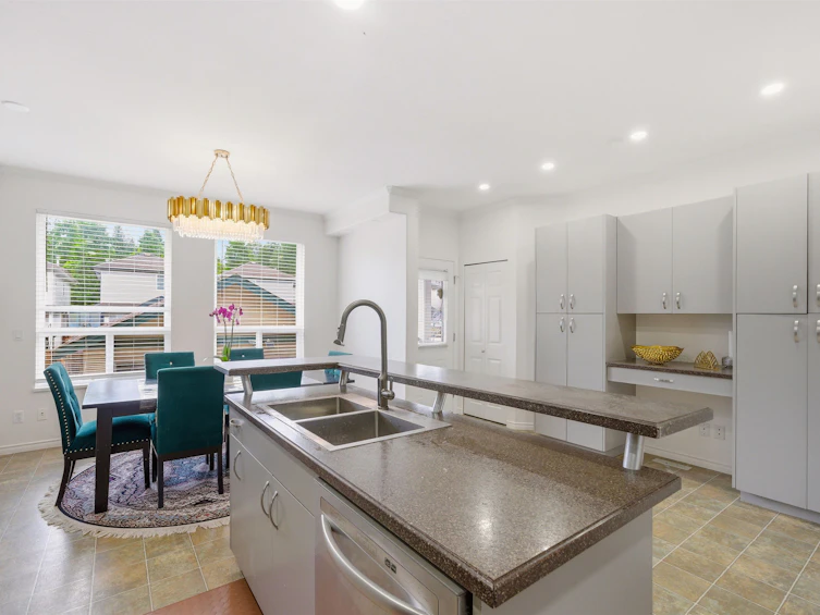 24121 102nd Avenue, Maple Ridge, BC, V2W 2A2 - 12