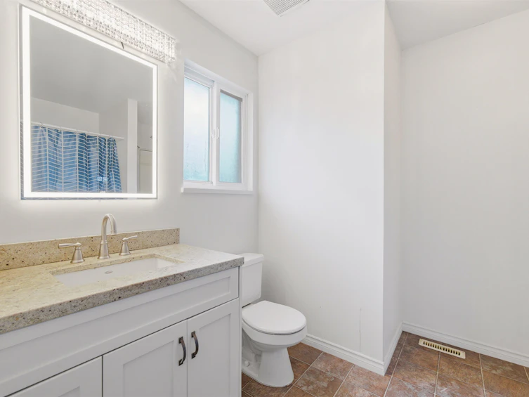 24121 102nd Avenue, Maple Ridge, BC, V2W 2A2 - 24