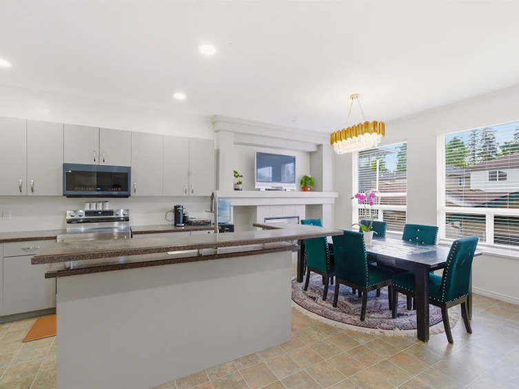 24121 102nd Avenue, Maple Ridge, BC, V2W 2A2 - 9