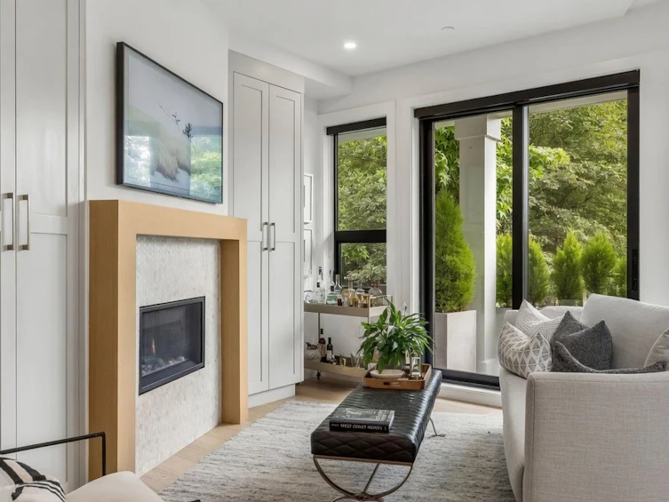 2107 N Grandview Highway, Vancouver, BC, V5N 1N6 - 5