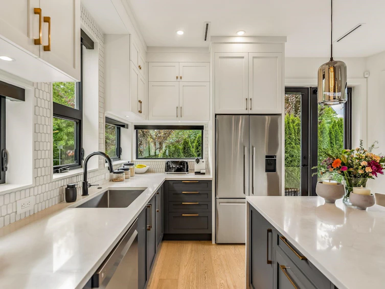 2107 N Grandview Highway, Vancouver, BC, V5N 1N6 - 11