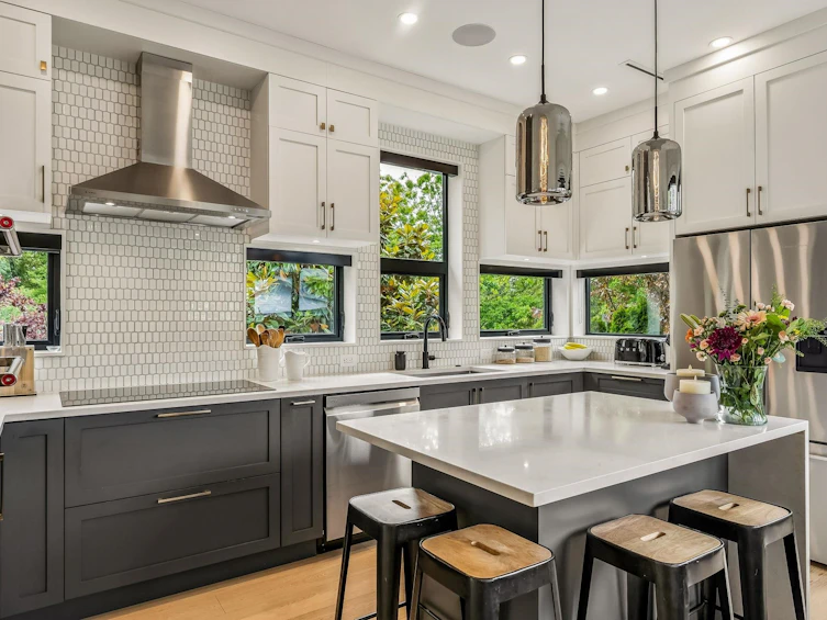 2107 N Grandview Highway, Vancouver, BC, V5N 1N6 - 8