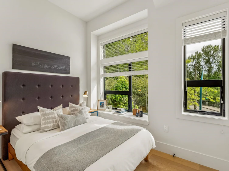 2107 N Grandview Highway, Vancouver, BC, V5N 1N6 - 27