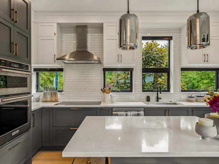 2107 N Grandview Highway, Vancouver, BC, V5N 1N6 - 12