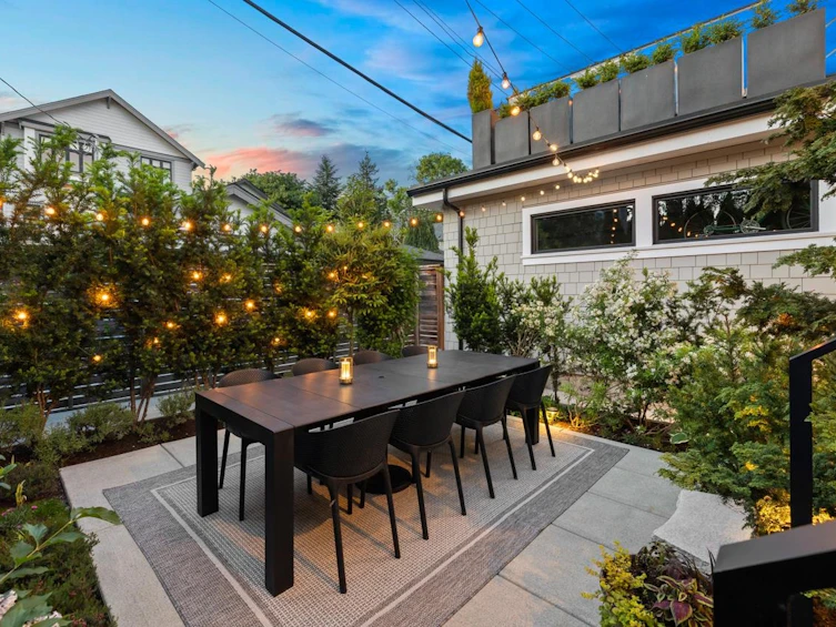 2107 N Grandview Highway, Vancouver, BC, V5N 1N6 - 16