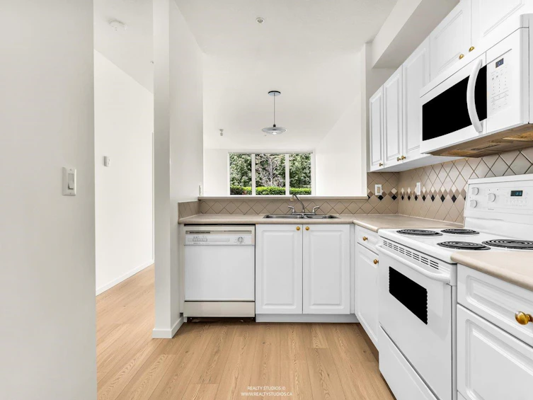 111-5800 Andrews Road, Richmond, BC, V7E 6M2 - 26